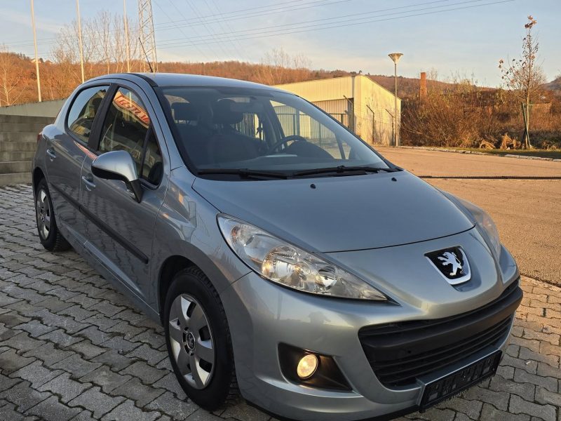 PEUGEOT 207