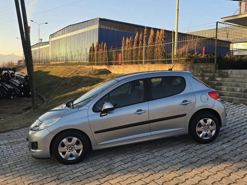 PEUGEOT 207