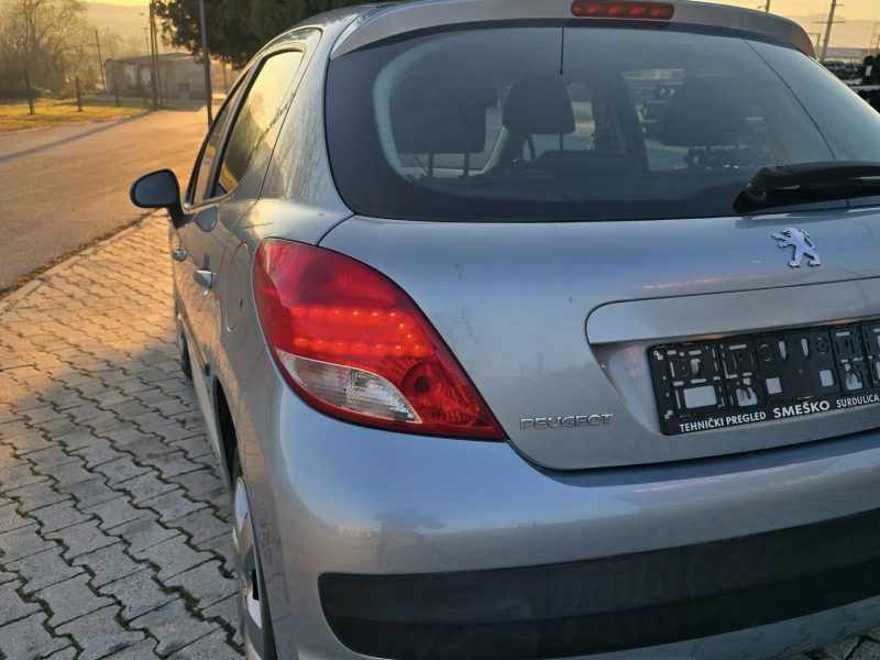 PEUGEOT 207