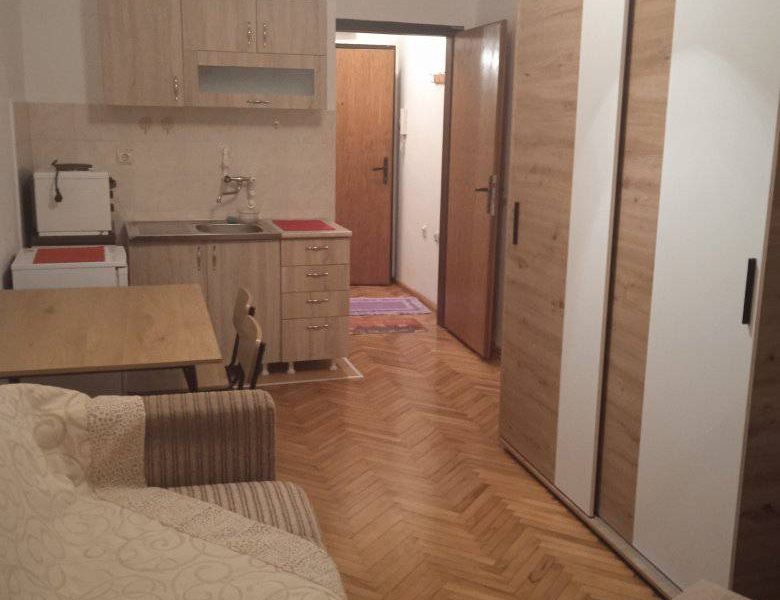 Garsonjera za Izdavanje u Mokranjčevoj | Kompletno Opremljena