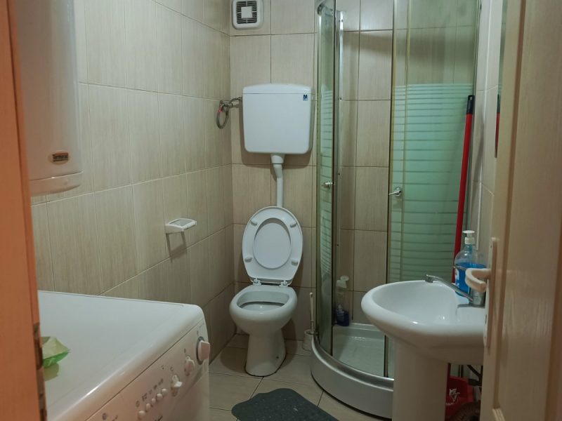 Jednoiposoban stan za izdavanje, Vojna Bolnica