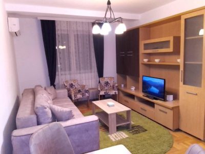 Jednoiposoban stan za izdavanje – 48m² – Trg Kralja Aleksandra Ujedinitelja