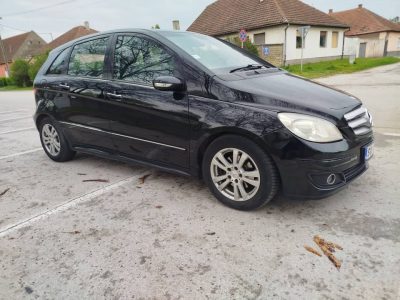 Na prodaju Mercedes B200 2.0 dizel – 2006. godište, reg. do avgusta | 3.150€