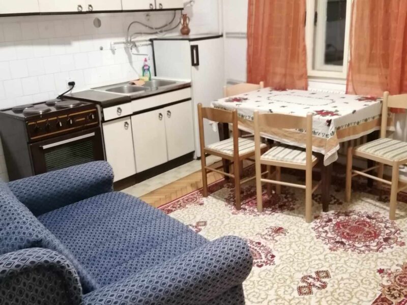 IZDAJEM JEDNOSOBAN STAN KOD DOMA ZDRAVLJA