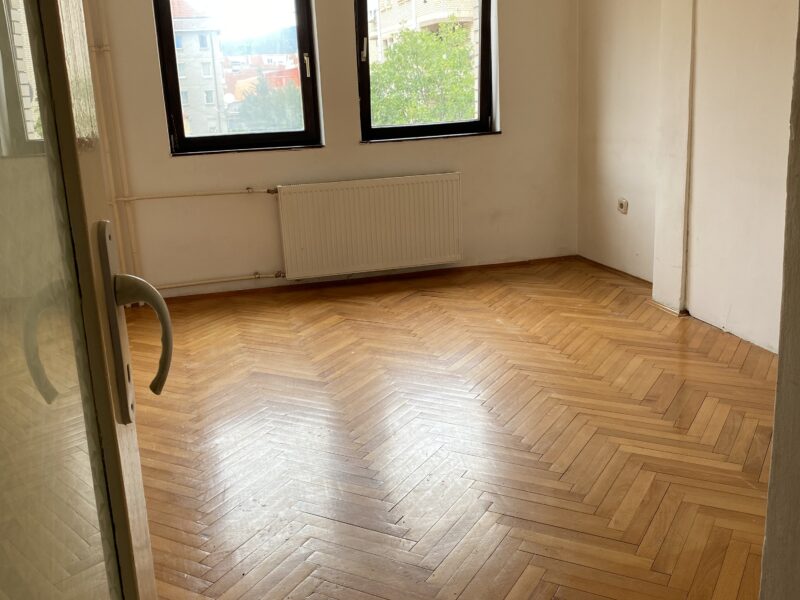 Izdajem jednosoban prazan stan, 40m2