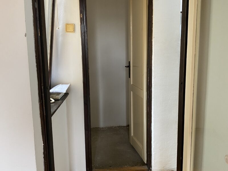 Izdajem jednosoban prazan stan, 40m2