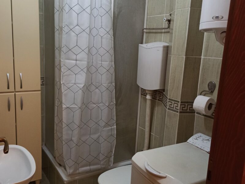 Izdajem jednoiposoban stan centar -pravni