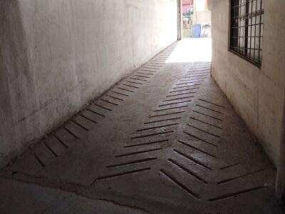 Izdajem parking mesto u podzemnoj garaži centar