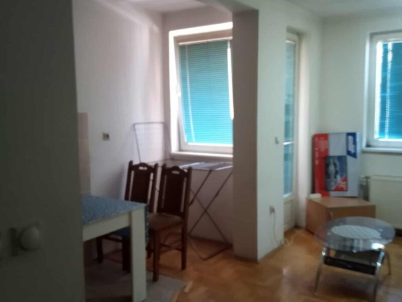 Izdajem garsonjeru na Paliluli