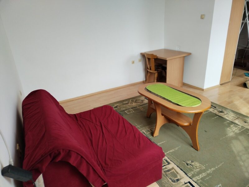 Stan 31 kvadrat, preko puta dzamije