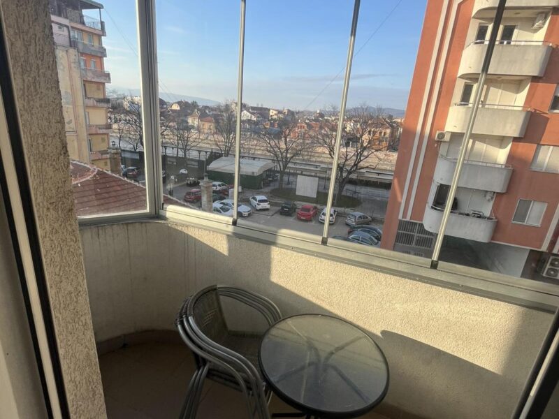 IZDAJEM LUX stan na vrhunskoj lokaciji