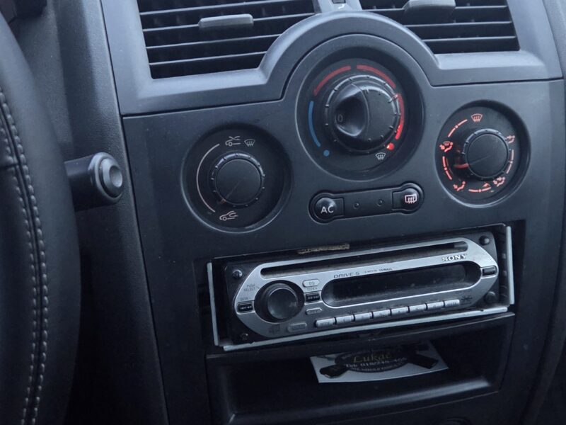 Prodajem automobil reno megane