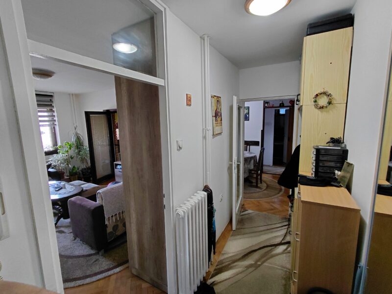 Izuzetan dvosoban stan 6o kvadrata ,ZONA 2 ŽFC