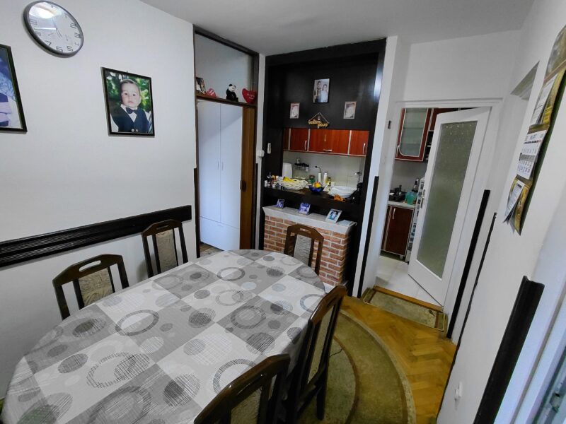 Izuzetan dvosoban stan 6o kvadrata ,ZONA 2 ŽFC