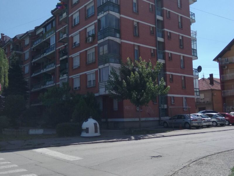 Izdaje se renoviran i namešten stan 30m²