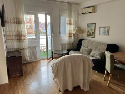 Izdajem potpuno namešten jednosoban stan kod Palilulske rampe