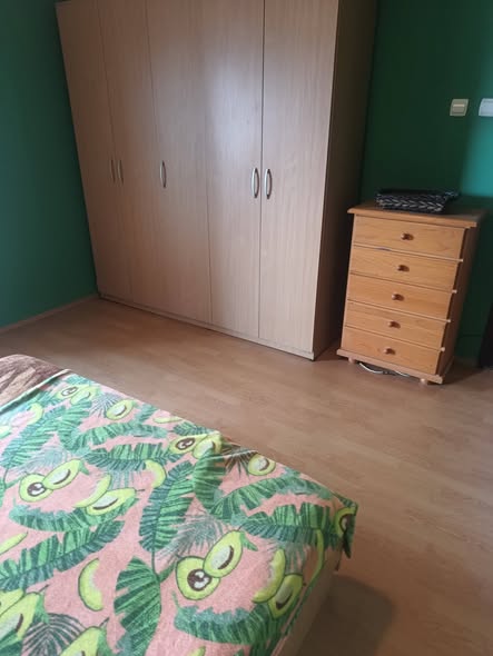 Izdaje se trosoban stan kod DIF-a