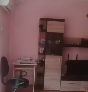 Izdajem dvosoban stan u Nikole Kopernika
