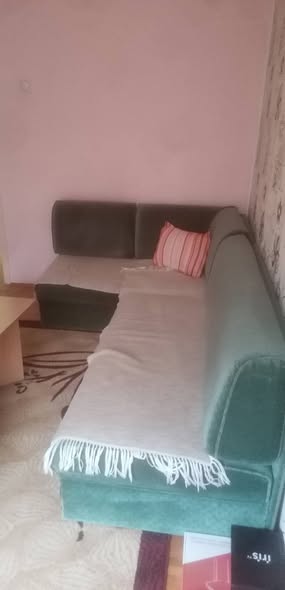 Izdajem dvosoban stan u Nikole Kopernika