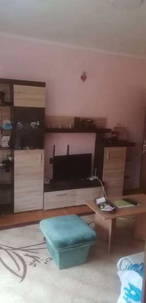 Izdajem dvosoban stan u Nikole Kopernika
