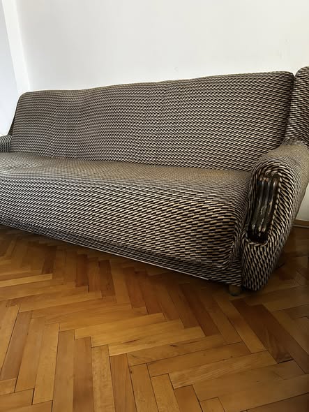 Prodaja kauča na rasklapanje