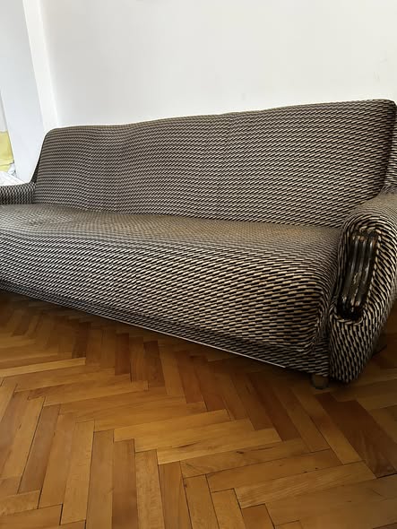 Prodaja kauča na rasklapanje