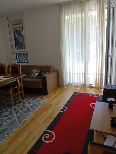 Izdajem stan kod DIF-a