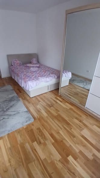 Izdaje se potpuno namesten stan povrsine 56 m²