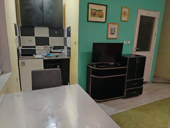 Izdajem studentima garsonjeru u centru