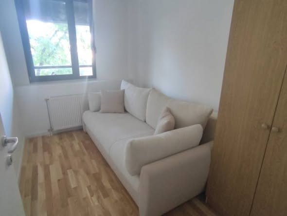 Izdaje se potpuno namesten stan povrsine 56 m²
