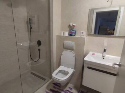 Izdaje se potpuno namesten stan povrsine 56 m²