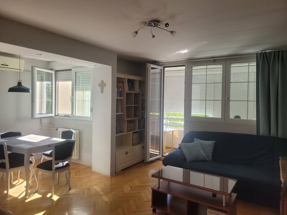 Izdajem odličan stan na Bulevaru Nemanjića