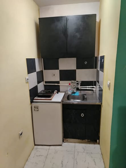 Izdajem studentima garsonjeru