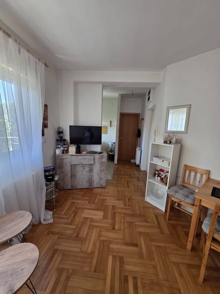 Izdaje se garsonjera u centru Niša