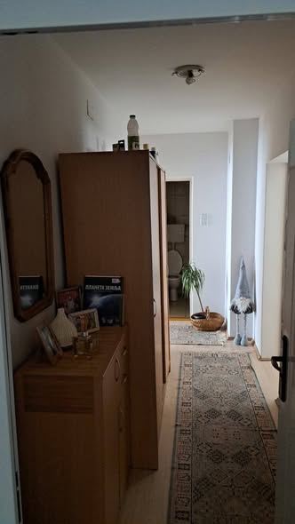 Izdaje se namešten jednoiposoban stan