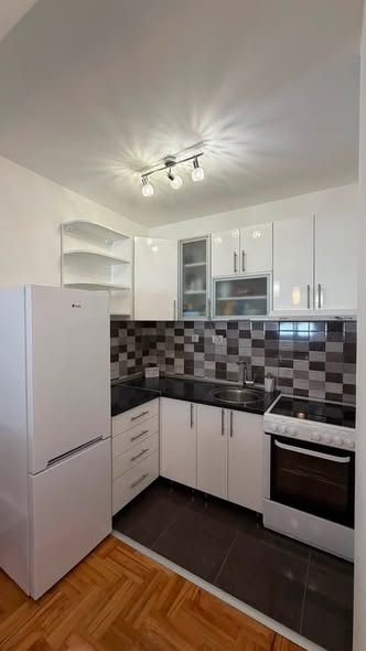 Izdaje se jednoiposoban stan – 41 m²