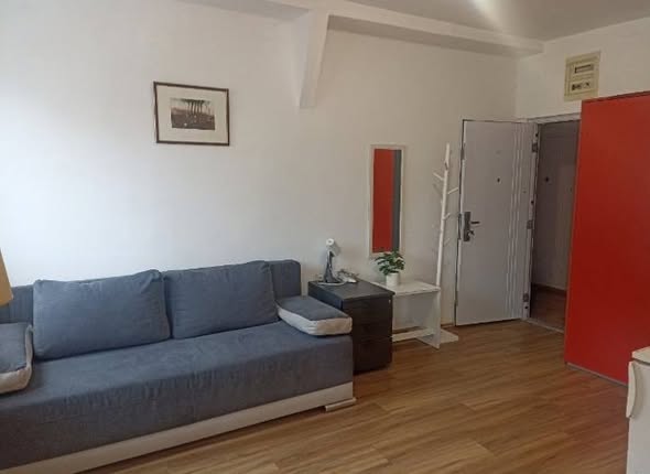 Izdajem garsonjeru na 4.spratu u Nišu