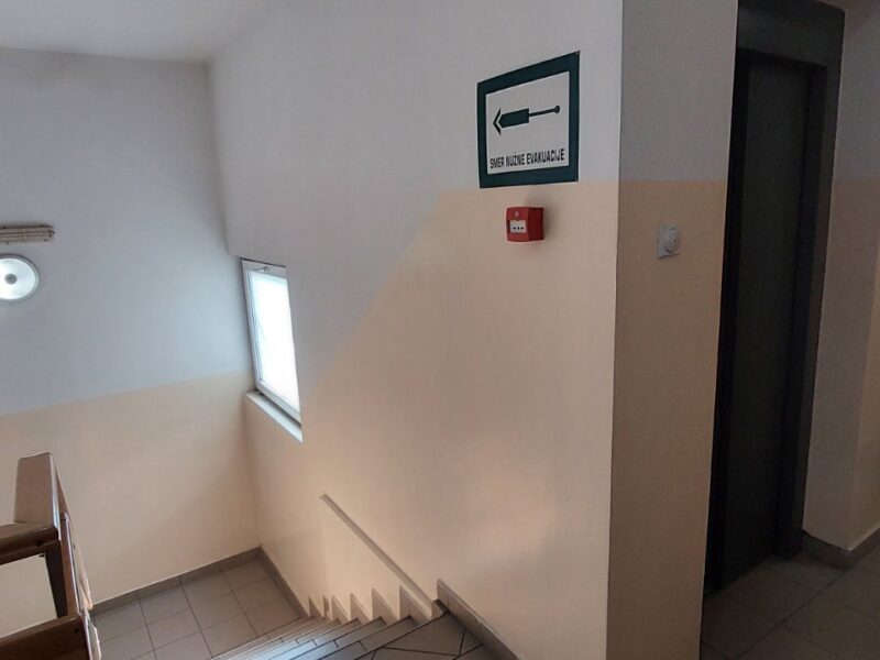 Prodajem odmah useljiv stan 38m2, salonskog tipa, Centar-kej