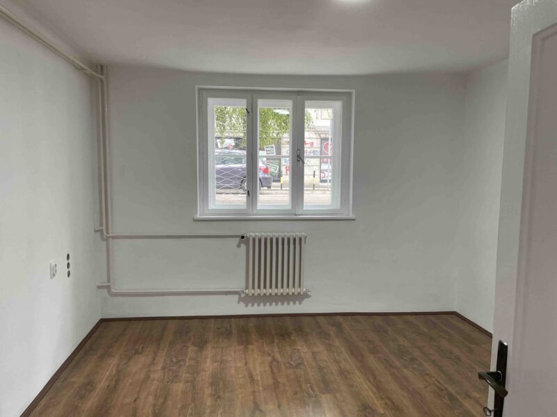 Izdaje se poslovni prostor od 100 m² u centru Niša