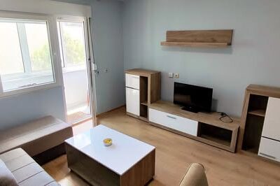 Izdajem stan od 60 m²