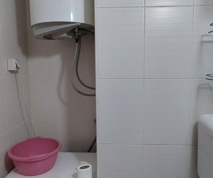 Prodajem odmah useljiv stan 38m2, salonskog tipa, Centar-kej