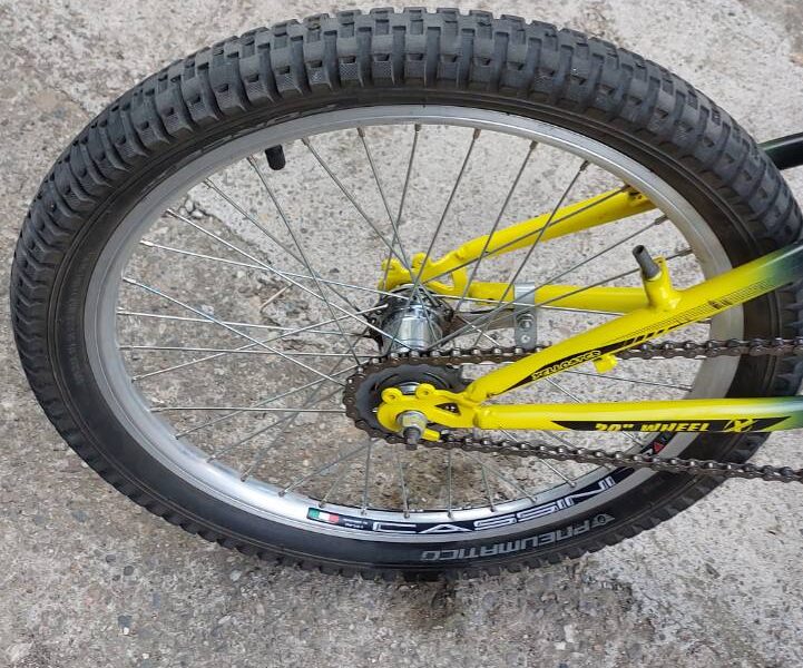 Prodajem dečiji bicikl Explorer Venera Yelloster 20"