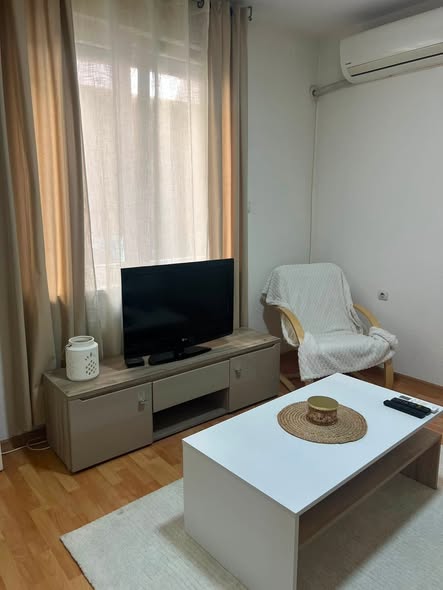 Izdajem stan 45m2