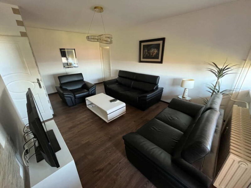 NA PRODAJU – MODERNO OPREMLJEN STAN 73 m² + terasa, BAGLJAŠ – ZRENJANIN