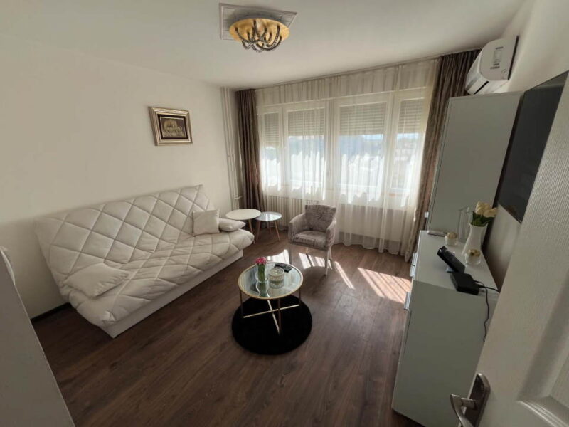 NA PRODAJU – MODERNO OPREMLJEN STAN 73 m² + terasa, BAGLJAŠ – ZRENJANIN